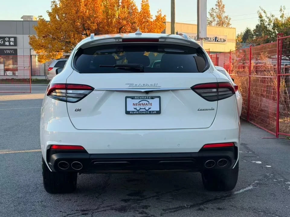 2021 Maserati Levante - Image 6 of 18