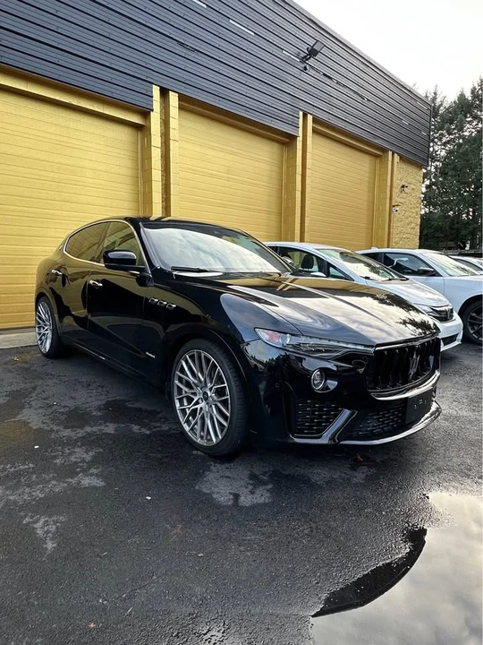 2021 Maserati Levante - Image 3 of 12
