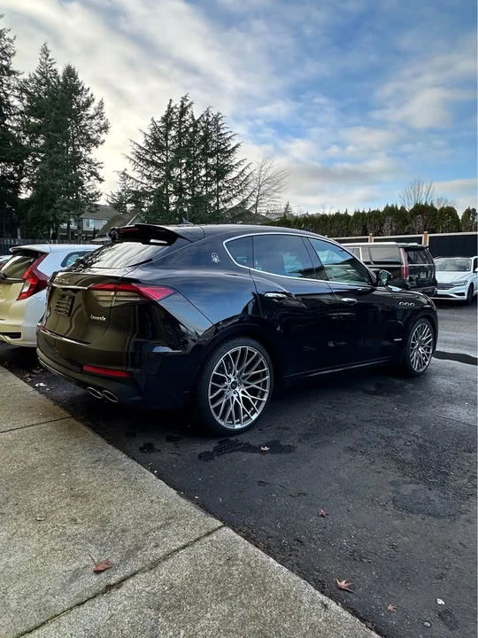 2021 Maserati Levante - Image 4 of 12