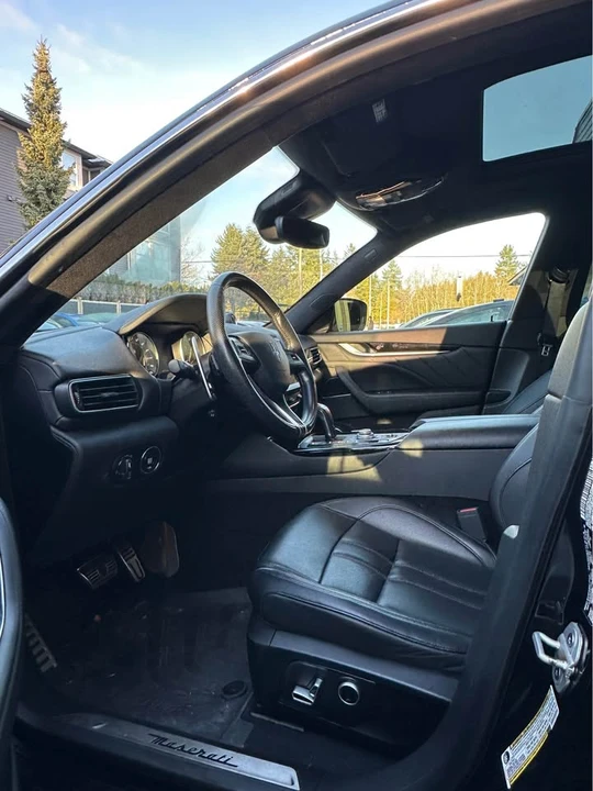2021 Maserati Levante - Image 7 of 12