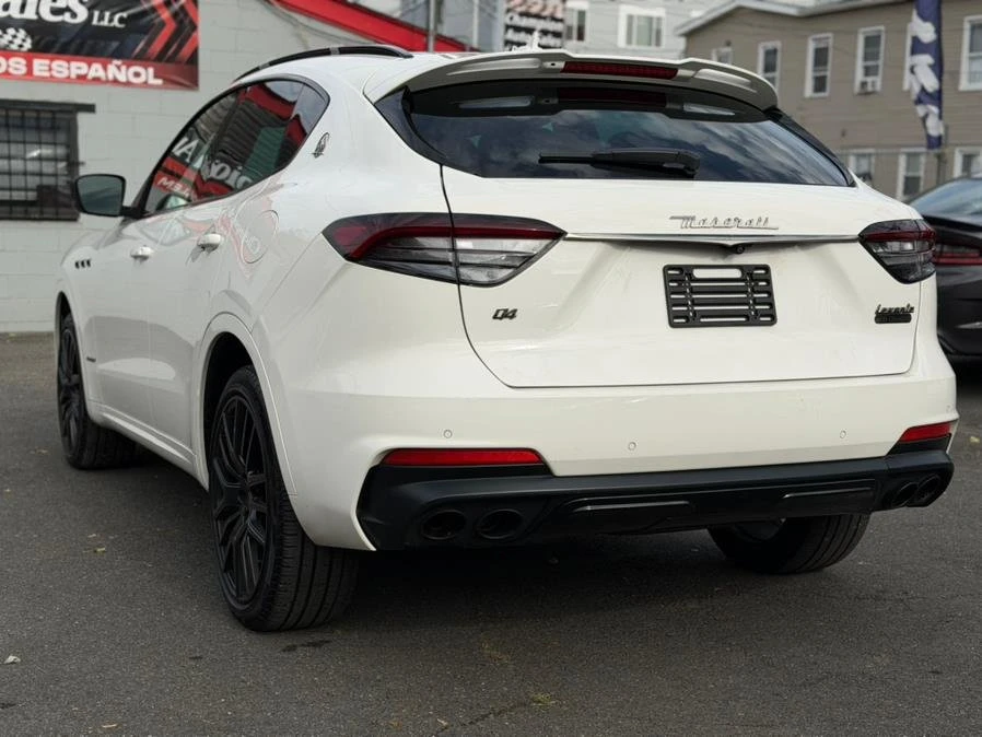 2021 Maserati Levante - Image 4 of 12