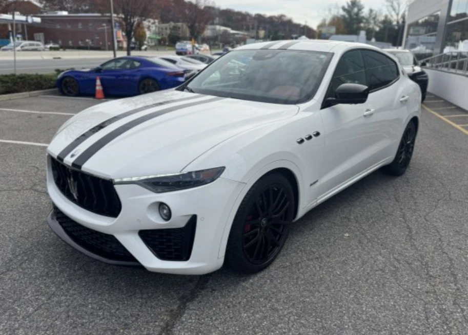 2021 Maserati Levante - Image 2 of 12