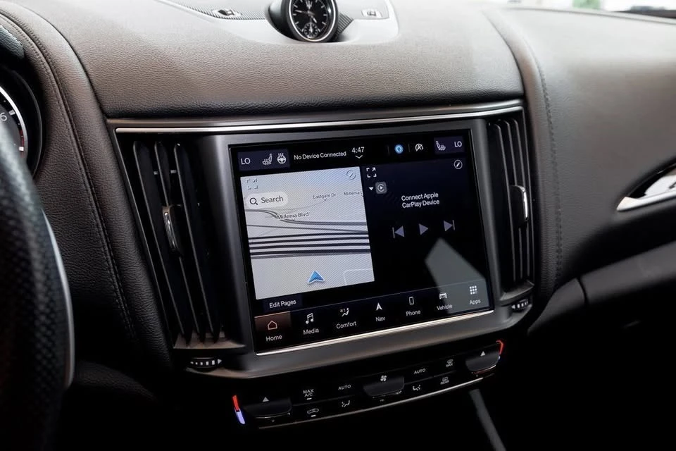 2021 Maserati Levante - Image 15 of 20