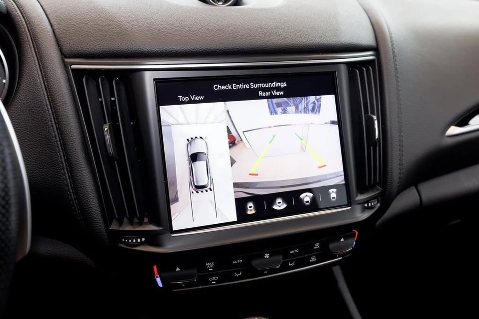 2021 Maserati Levante - Image 17 of 20