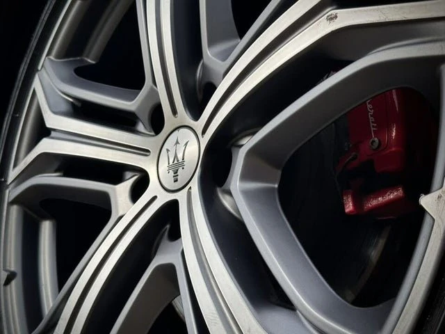 2021 Maserati Levante - Image 7 of 18