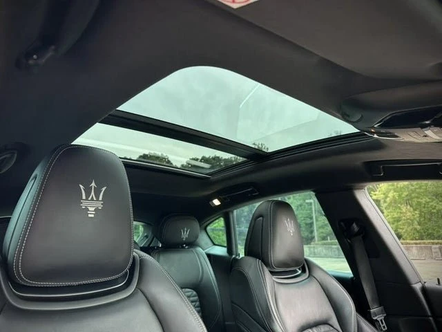 2021 Maserati Levante - Image 12 of 18