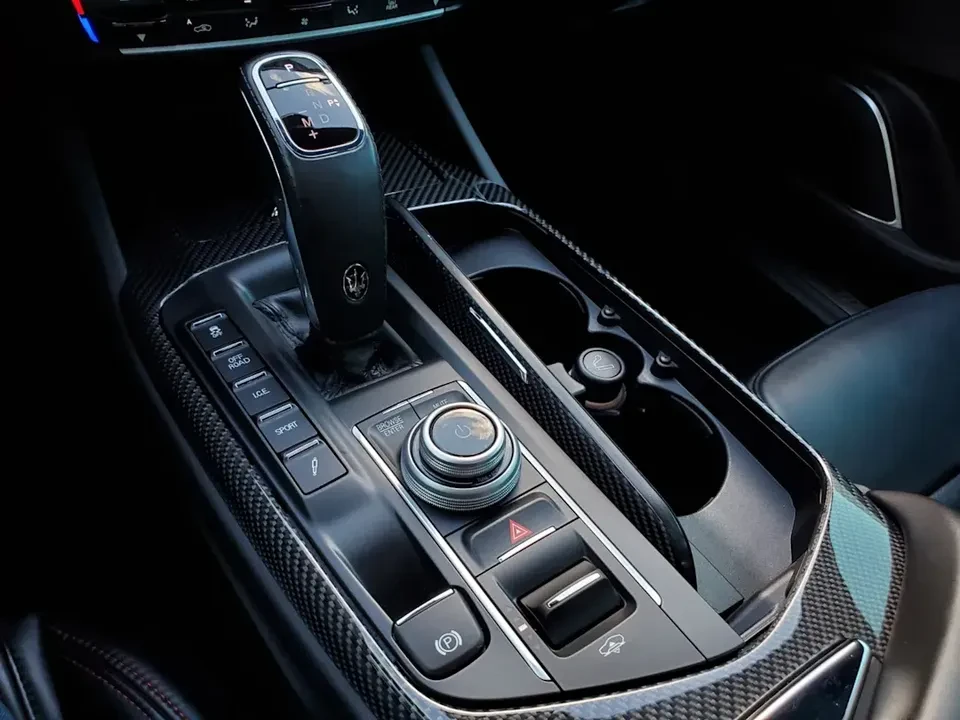 2021 Maserati Levante - Image 11 of 15