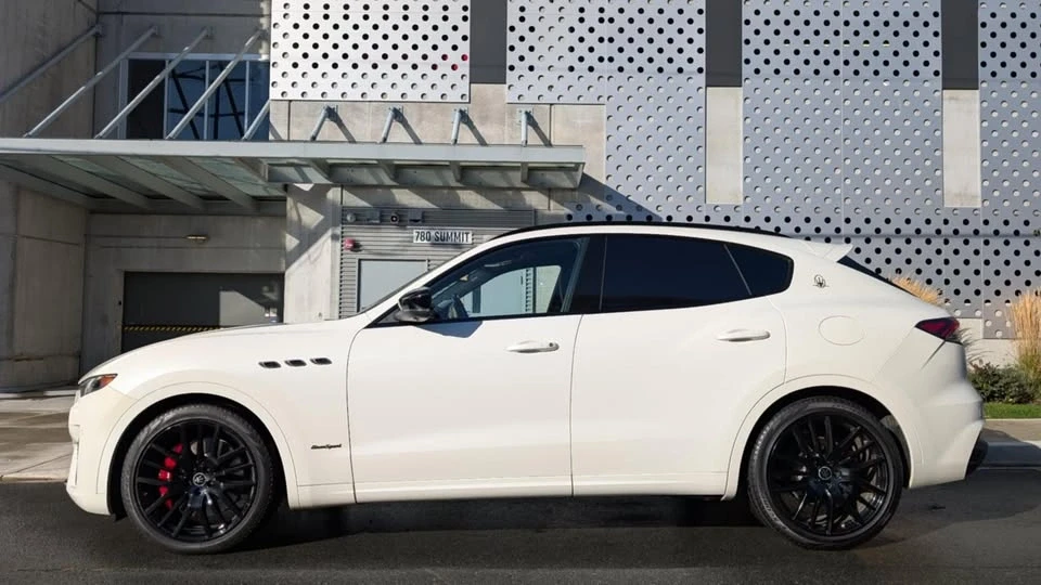 2021 Maserati Levante - Image 2 of 19