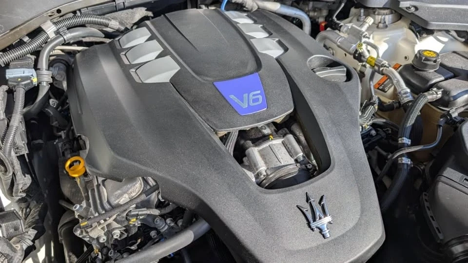 2021 Maserati Levante - Image 8 of 19