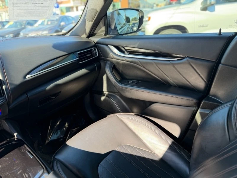 2021 Maserati Levante - Image 17 of 19