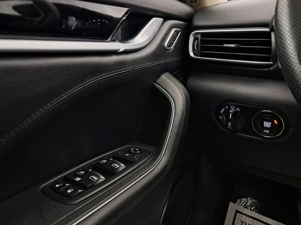 2021 Maserati Levante - Image 11 of 20