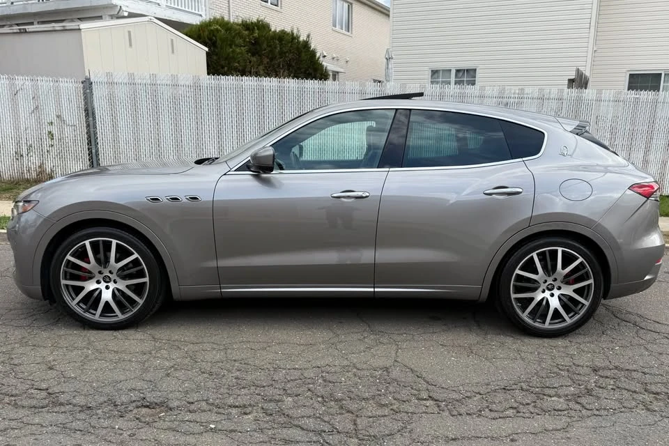 2021 Maserati Levante - Image 6 of 20