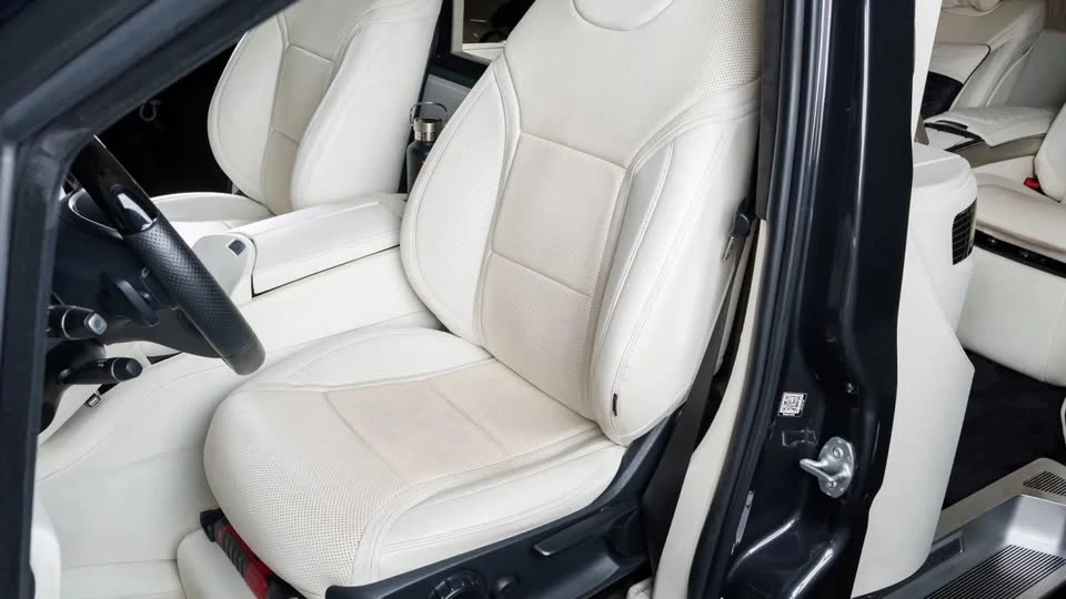 2021 Maybach - Image 14 of 19