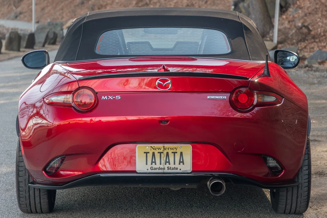 2021 Mazda ND MX-5 Miata - Image 21 of 31