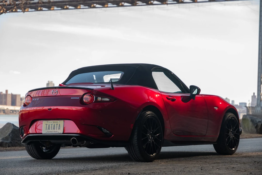 2021 Mazda ND MX-5 Miata - Image 17 of 31