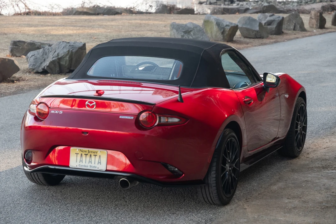 2021 Mazda ND MX-5 Miata - Image 18 of 31