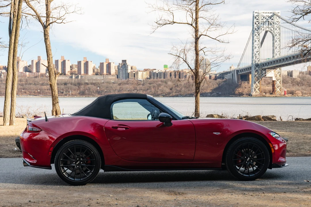 2021 Mazda ND MX-5 Miata - Image 15 of 31
