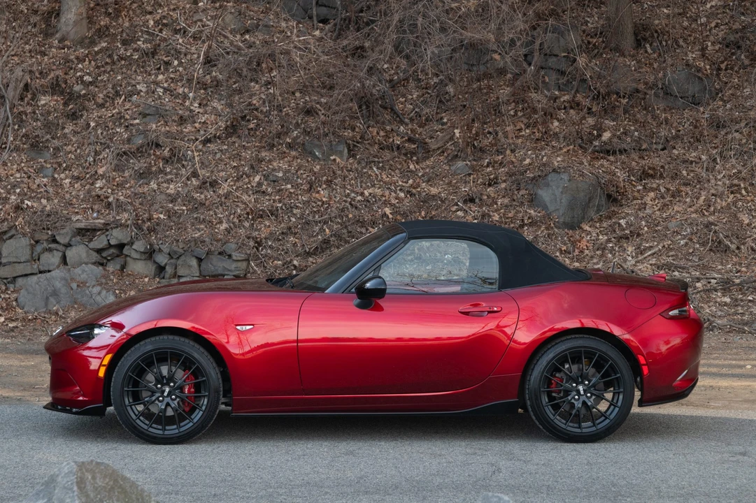 2021 Mazda ND MX-5 Miata - Image 23 of 31