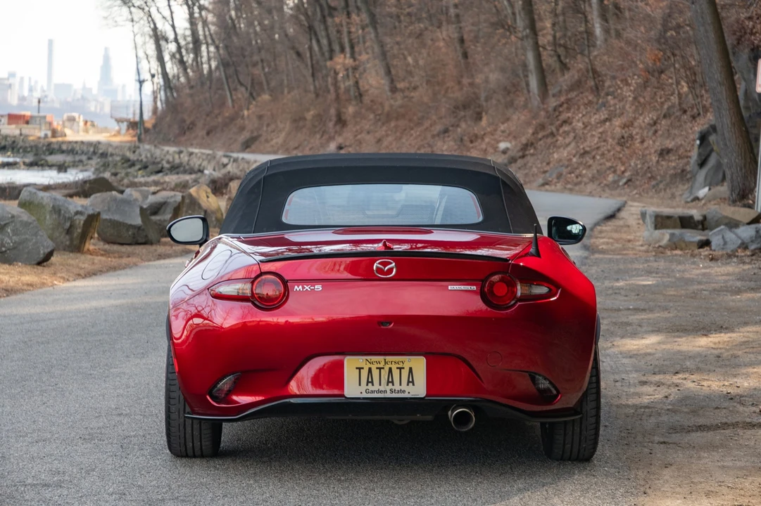 2021 Mazda ND MX-5 Miata - Image 19 of 31
