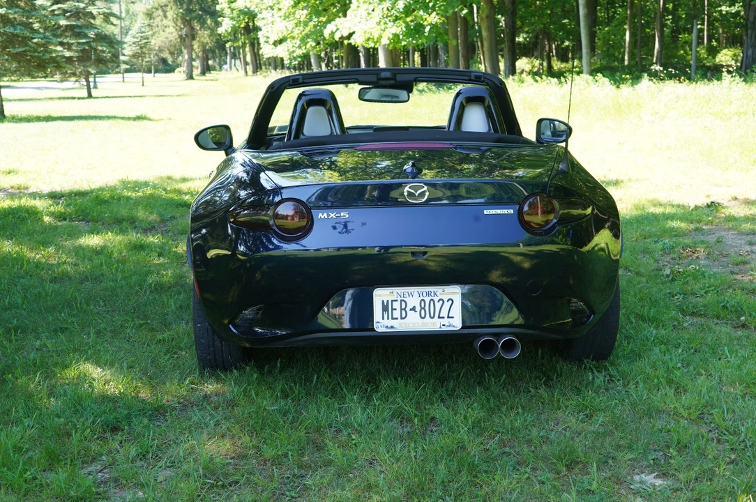2021 Mazda ND MX-5 Miata - Image 17 of 31