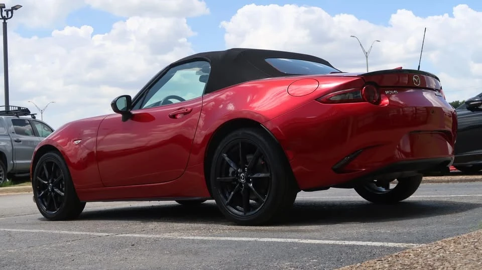 2021 Mazda ND MX-5 Miata - Image 13 of 20