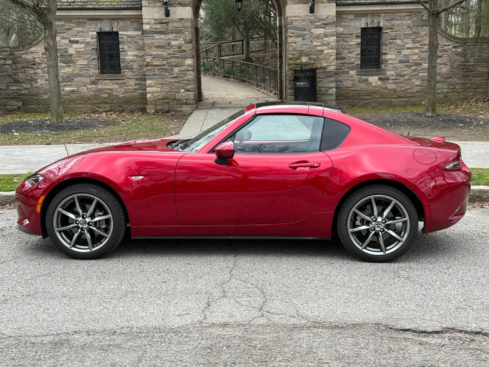 2021 Mazda ND MX-5 Miata - Image 24 of 31