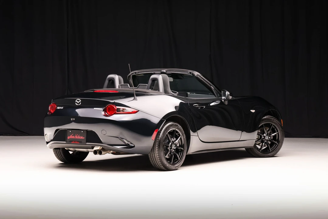 2021 Mazda ND MX-5 Miata - Image 17 of 31