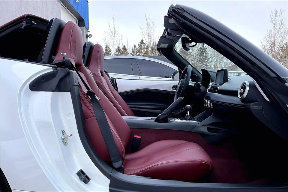 2021 Mazda ND MX-5 Miata - Image 17 of 19