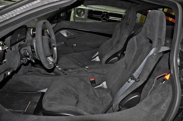 2021 McLaren 675LT - Image 18 of 31