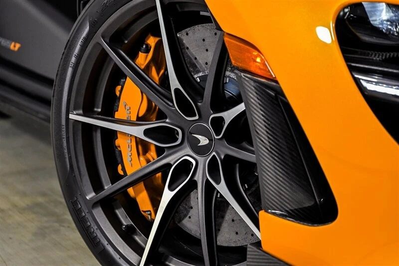 2021 McLaren 675LT - Image 4 of 31