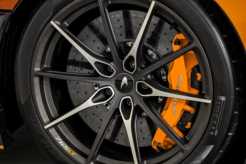 2021 McLaren 675LT - Image 26 of 31