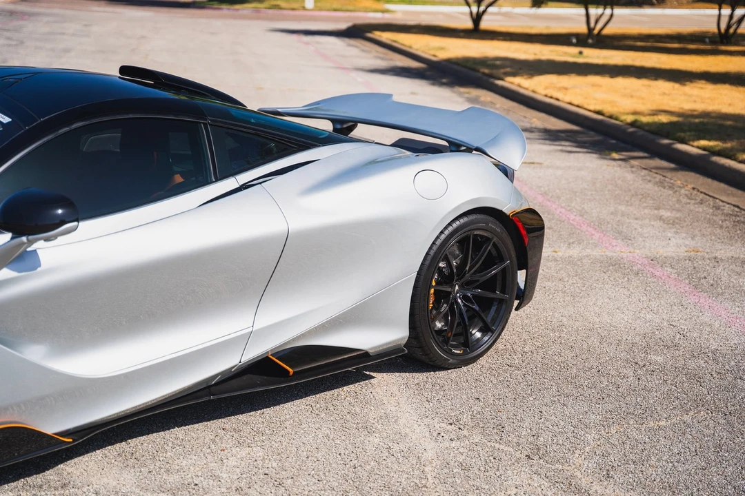 2021 McLaren 675LT - Image 14 of 31