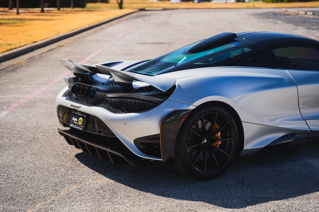 2021 McLaren 675LT - Image 28 of 31