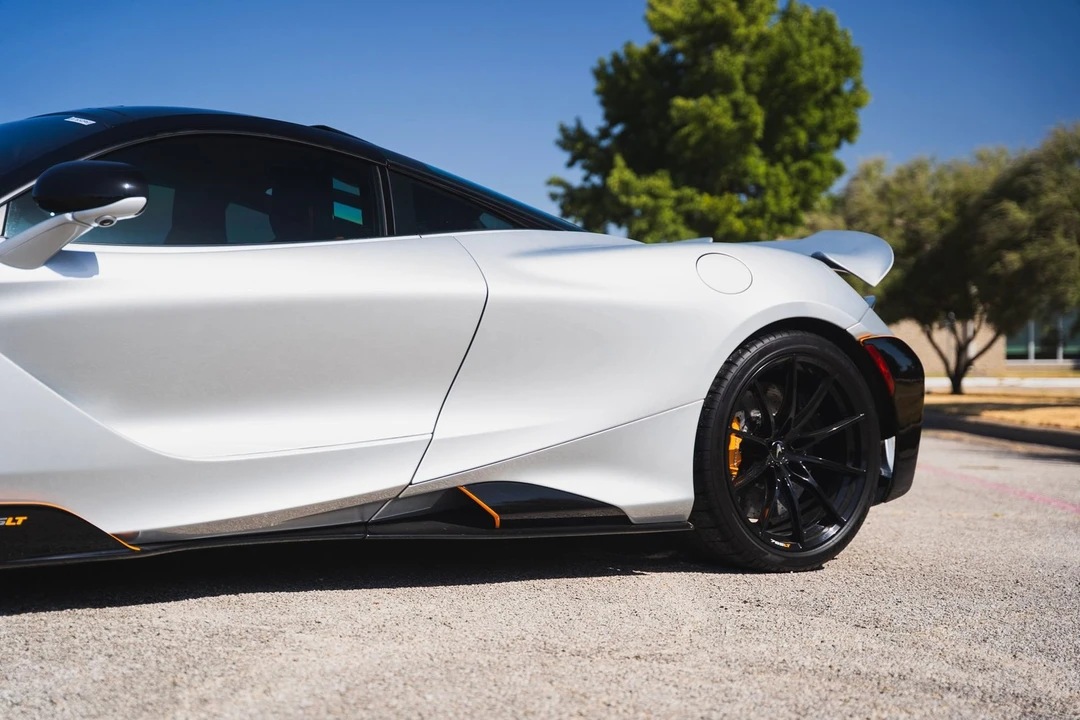 2021 McLaren 675LT - Image 13 of 31