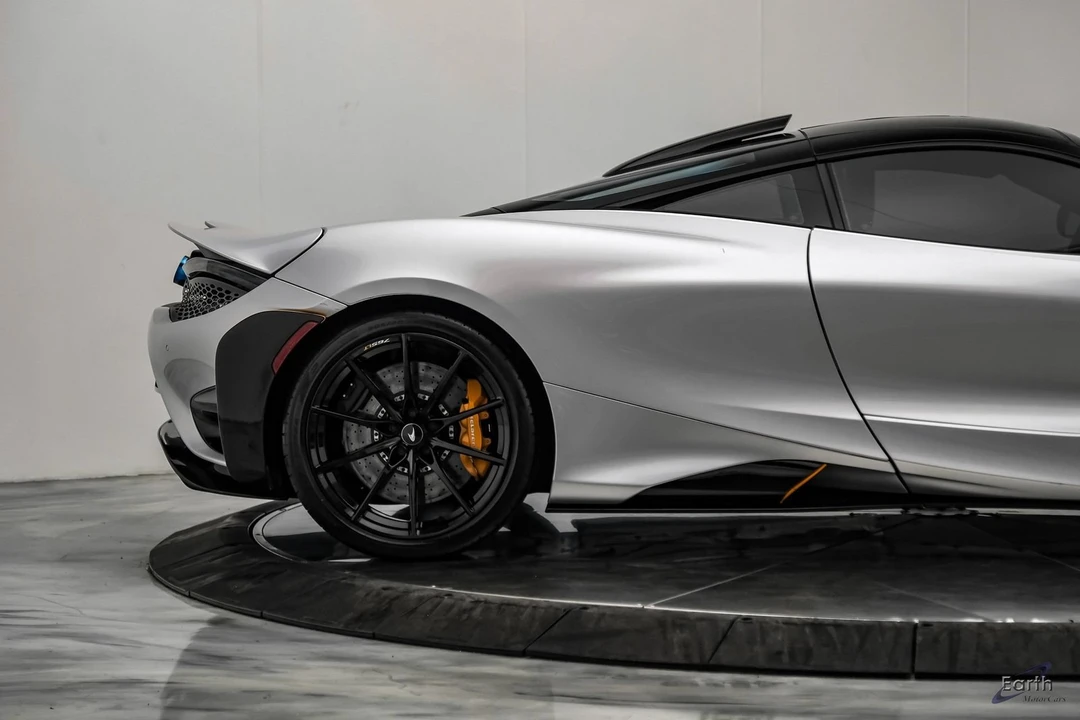2021 McLaren 675LT - Image 28 of 31