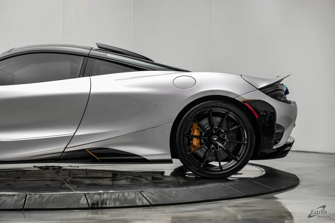 2021 McLaren 675LT - Image 11 of 31