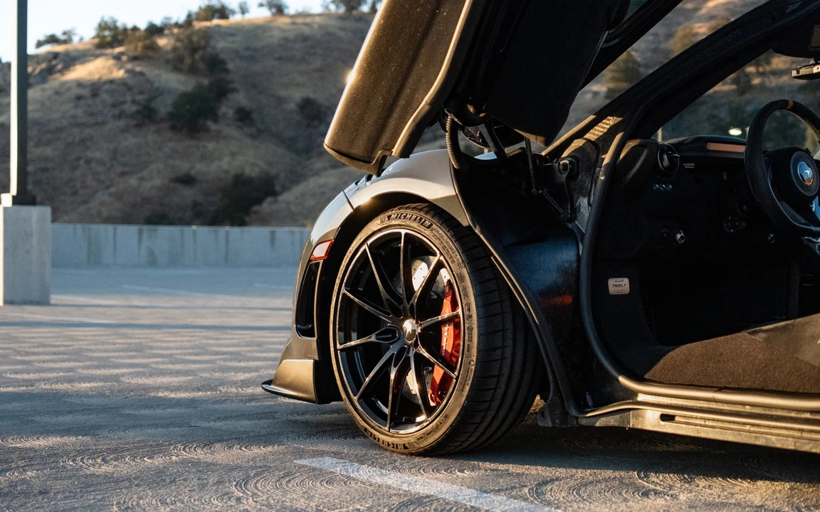 2021 McLaren 675LT - Image 26 of 31