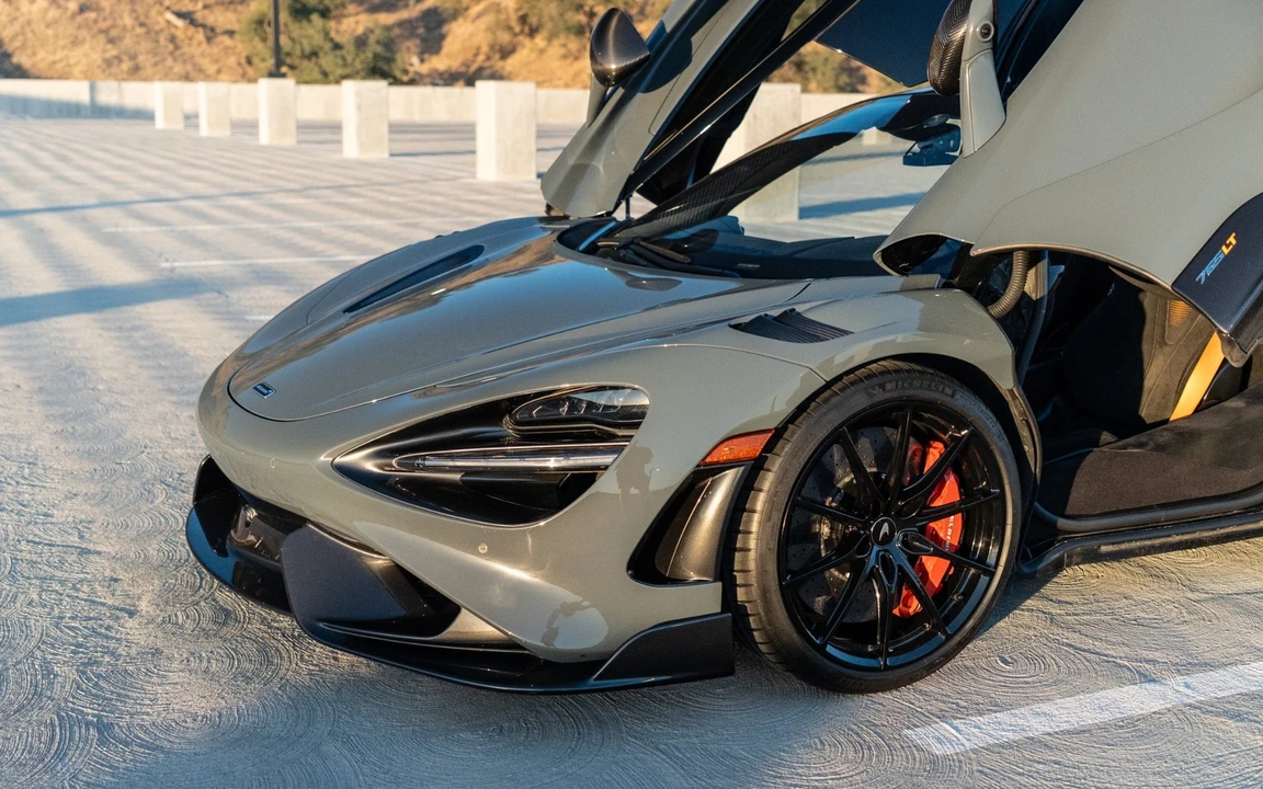 2021 McLaren 675LT - Image 16 of 31