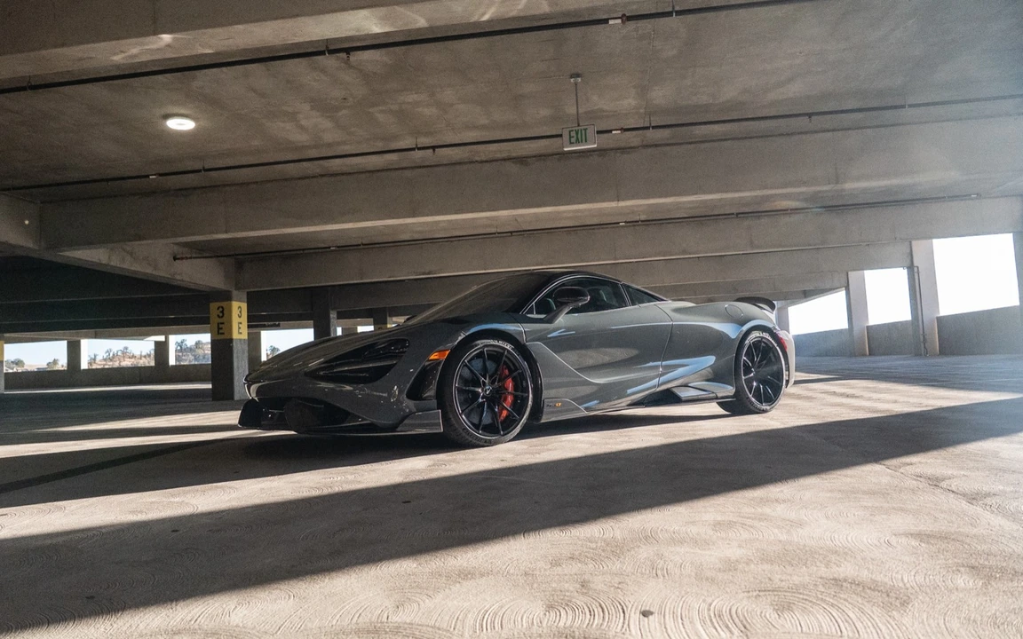 2021 McLaren 675LT - Image 10 of 31