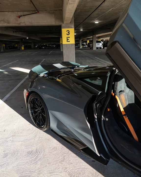 2021 McLaren 675LT - Image 24 of 31