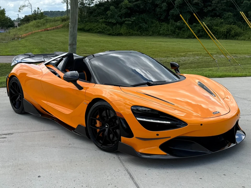 2021 McLaren 720S - Image 2 of 31
