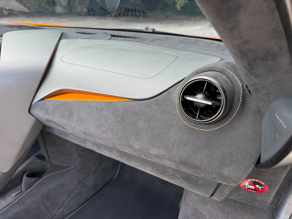 2021 McLaren 720S - Image 19 of 31