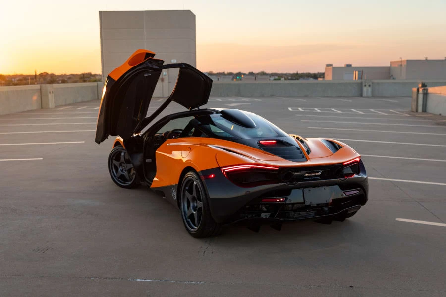 2021 McLaren 720S - Image 19 of 31