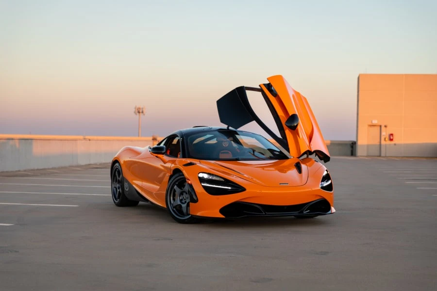 2021 McLaren 720S - Image 17 of 31