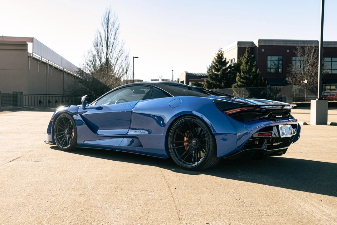2021 McLaren 720S - Image 2 of 31