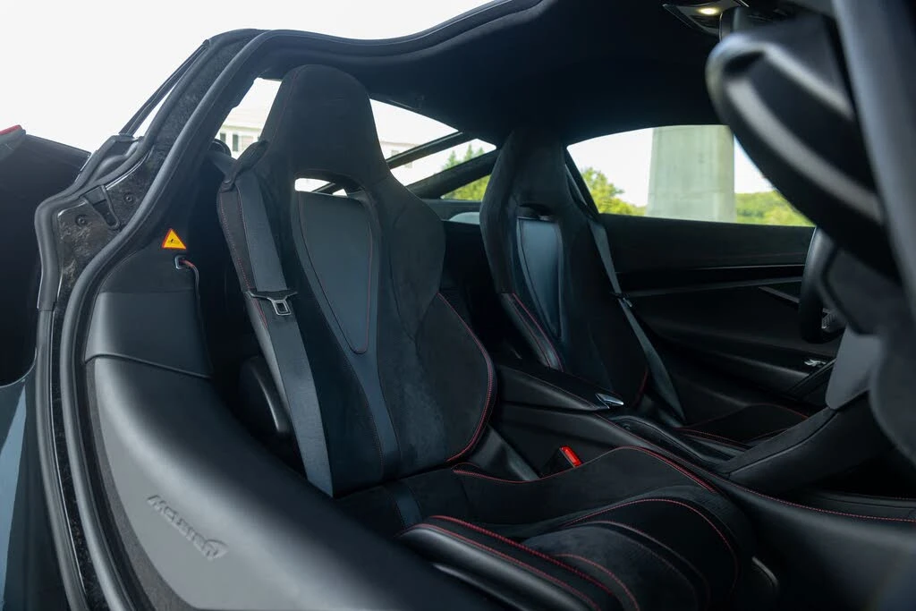 2021 McLaren 720S - Image 17 of 31