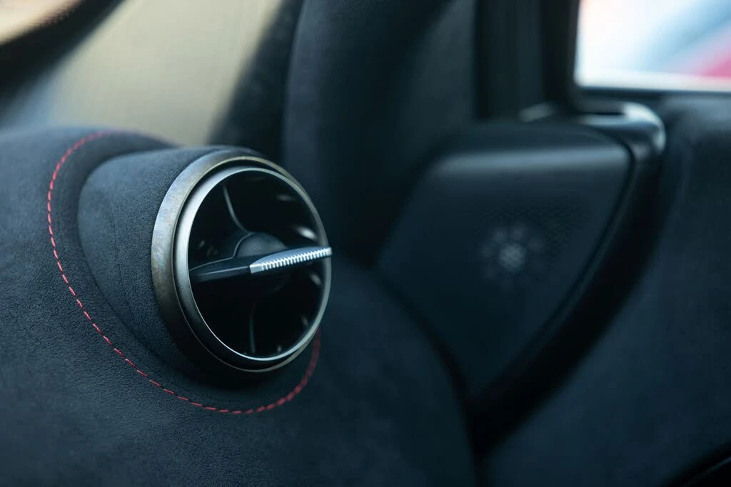 2021 McLaren 720S - Image 28 of 31