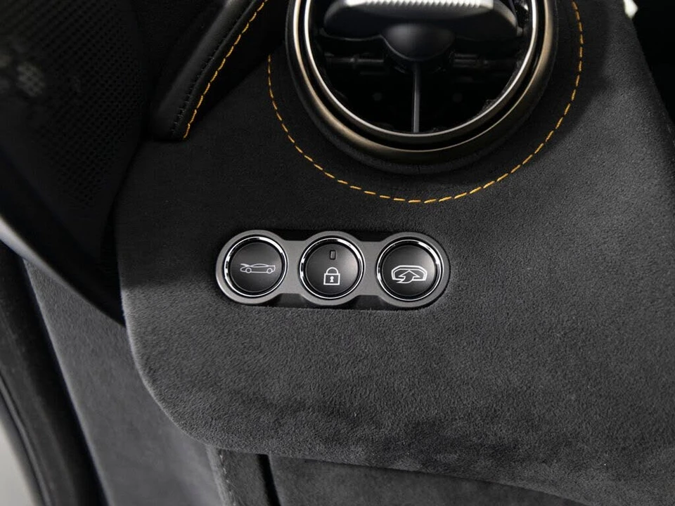 2021 McLaren 720S - Image 20 of 31