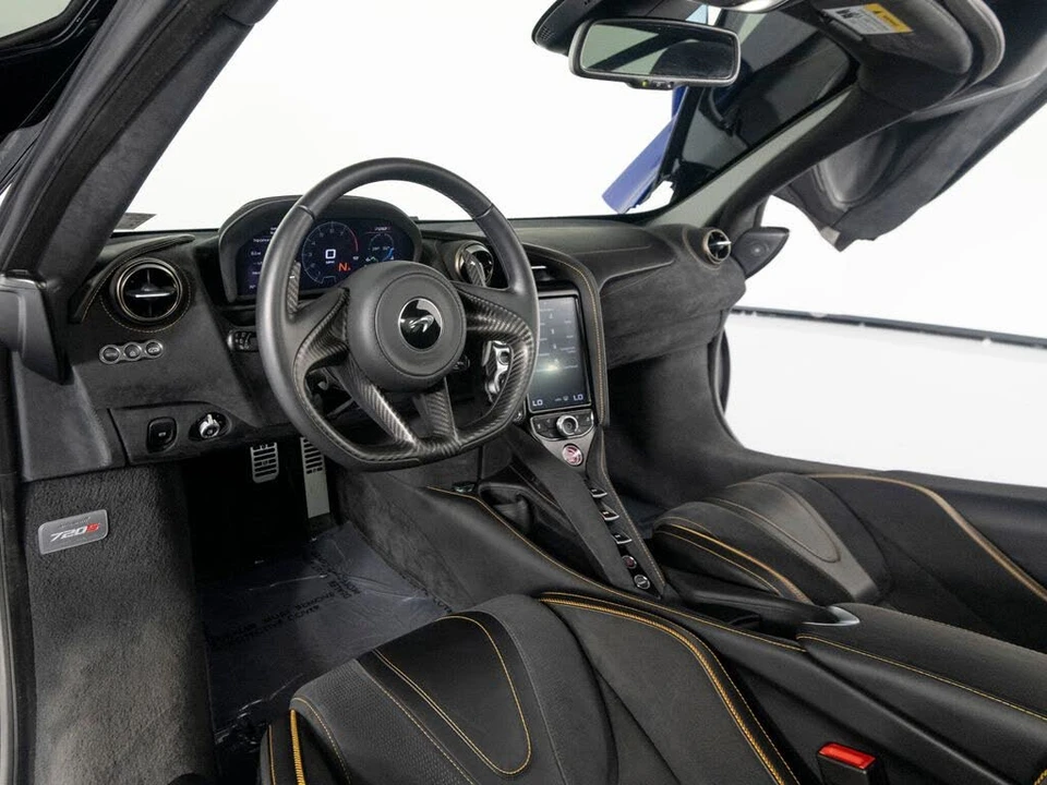 2021 McLaren 720S - Image 15 of 31