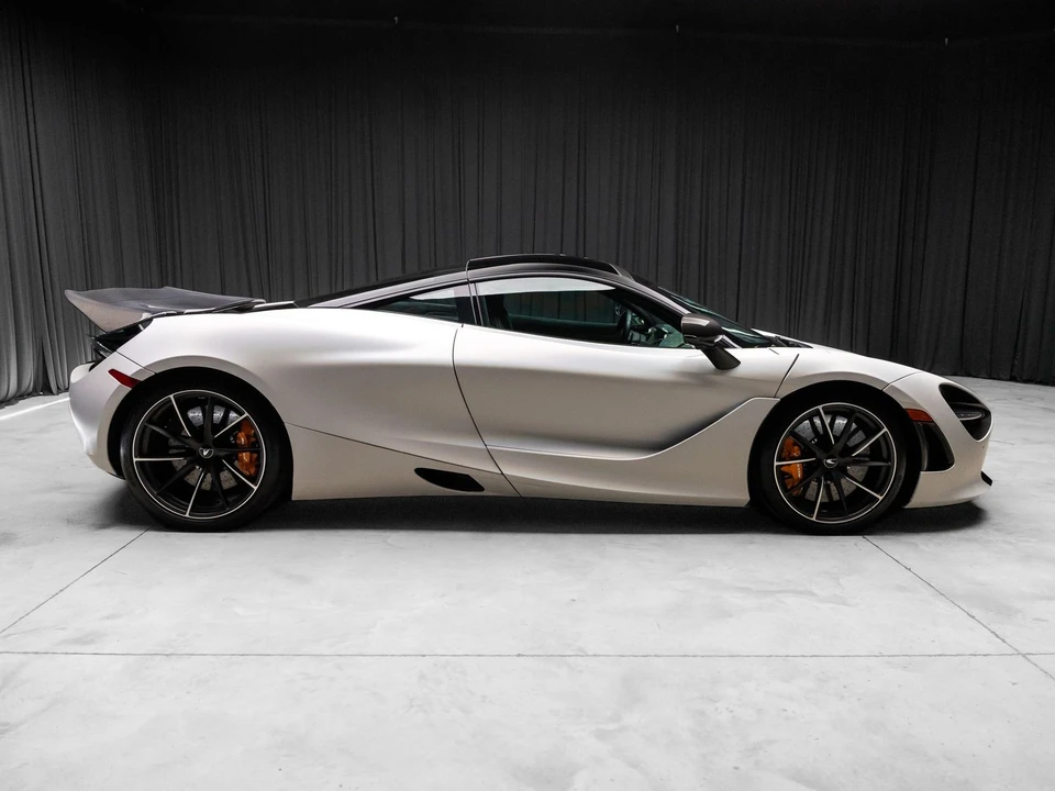 2021 McLaren 720S - Image 17 of 31